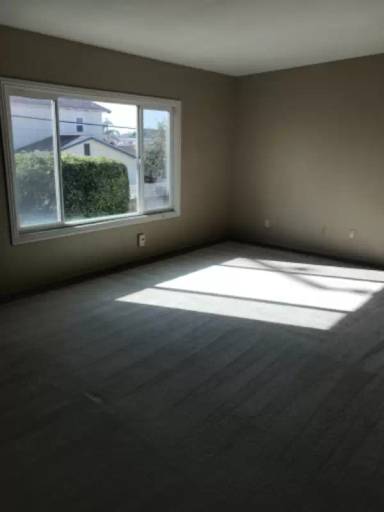 Main picture of 10242 Arundel Ave