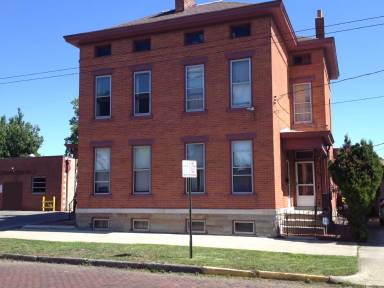 Main picture of 19 W Frankfort St