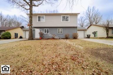 Main picture of 2303 Versailles Village Pl