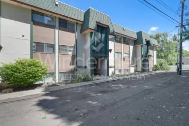Main picture of 1611 W 8th Ave Apartments