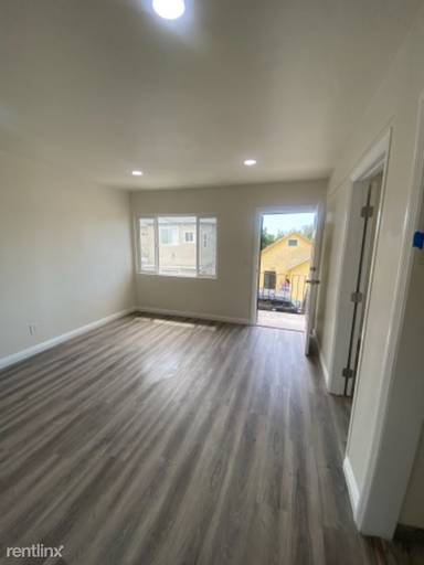 Main picture of 1032-34 Martin Luther King Jr Ave