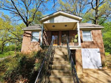 Main picture of 400 Rose St