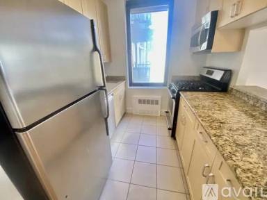 Main picture of 230 W 48th St