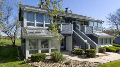 Main picture of 3737 Landings Dr