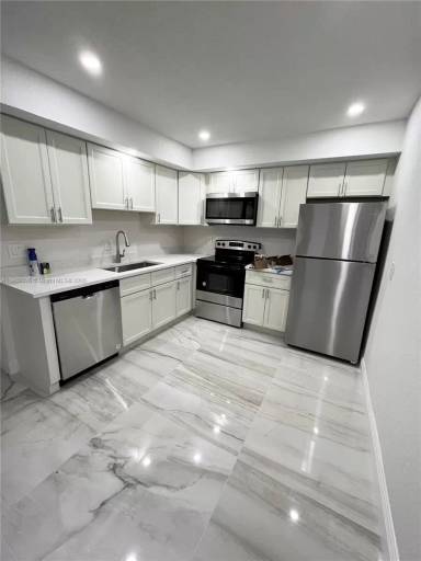 Main picture of 8011 NW 44th Ct