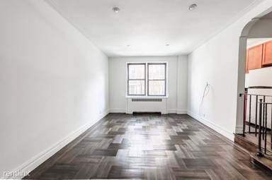 Main picture of 315 W 21st St