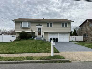 Main picture of 114 Jamie St