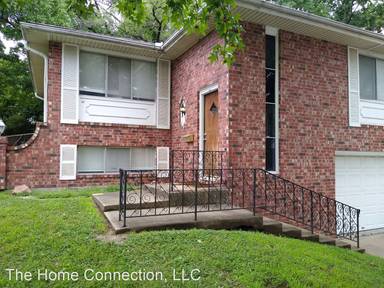 Main picture of 5630 NW Hillside Dr