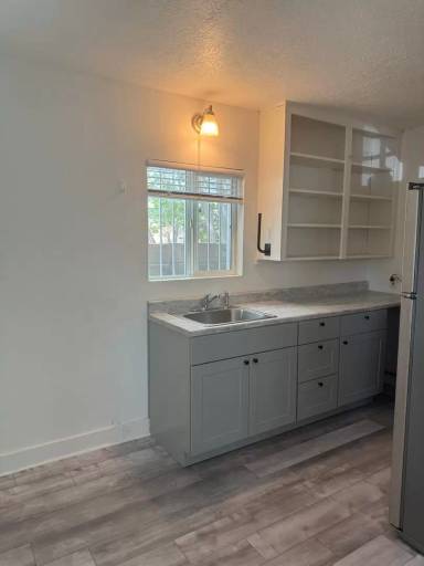 Main picture of 316 Columbia Dr SE