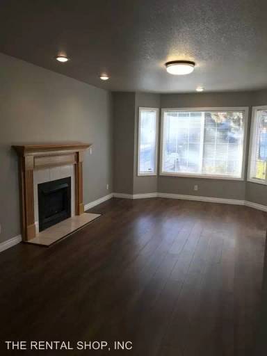 Main picture of 1798 SE Ironwood Ct