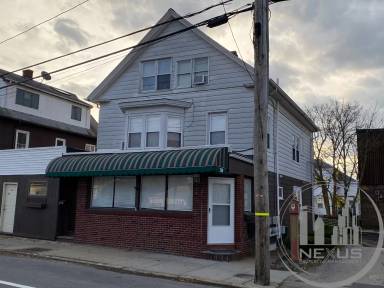 Main picture of 389 Bullocks Point Ave