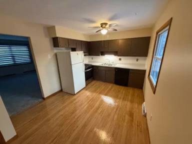 Main picture of 3420 Plum St