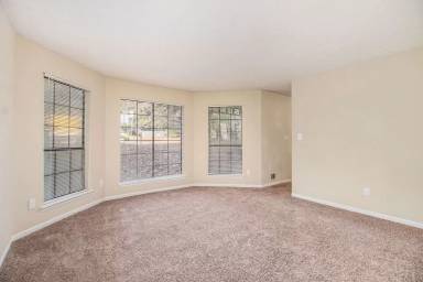 Main picture of 903 Mainstreet Park Ct