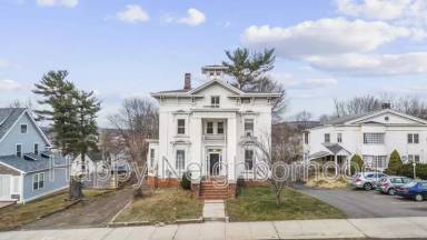 Main picture of 216 E Main St