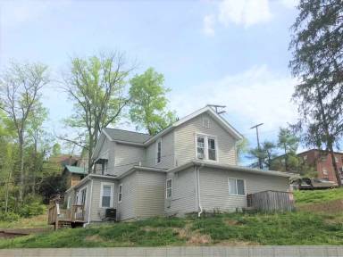Main picture of 56 1/2 W Union St