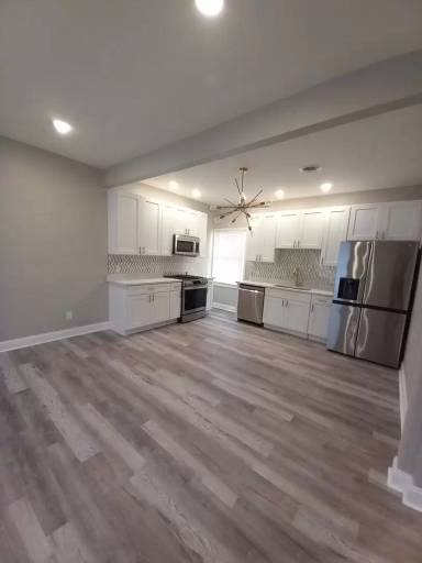 Main picture of 3725 Main St