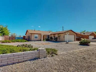 Main picture of 3010 May Cir SE