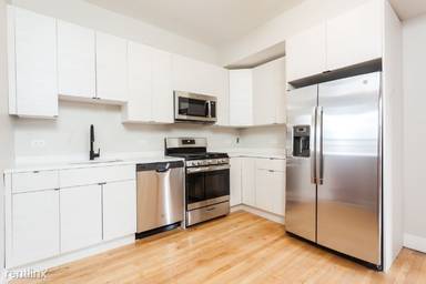 Main picture of 3245 W Fullerton Ave