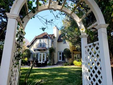 Main picture of 760 W California Way
