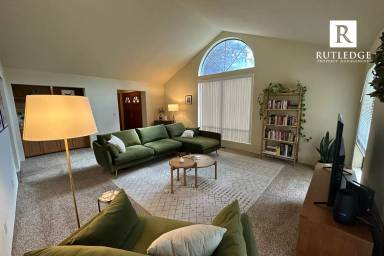 Main picture of 2921 Grizzly Dr
