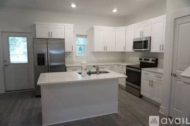 Main picture of 103 Date Palm Ln