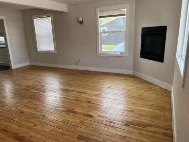 Main picture of 316 E Peach St