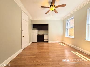 Main picture of 3831 N Fremont St