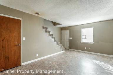 Main picture of 702 Roberta Dr