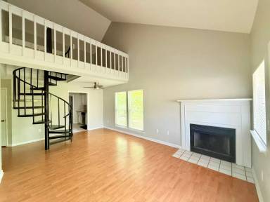 Main picture of 2553 Stockbridge Dr