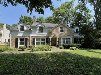 Main picture of 315 E Westfield Blvd