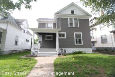 Main picture of 1321 W 13th St