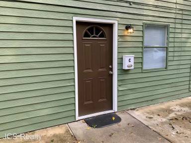 Main picture of 107 W Nettleton Ave