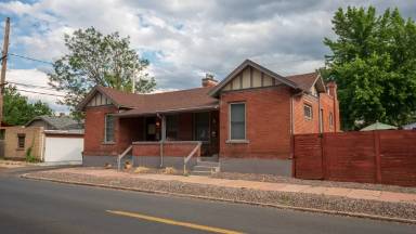 Main picture of 502 S Washington St