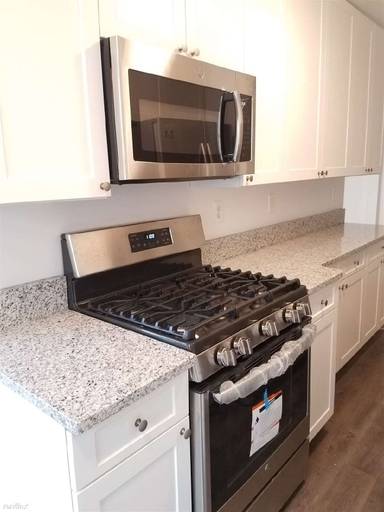 Main picture of 72 Wendt Ave