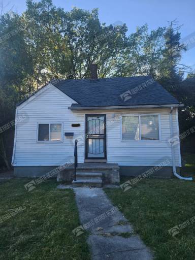 Main picture of 7633 Stahelin Ave
