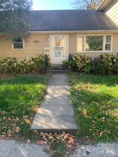 Main picture of 304 W Hempstead Ave