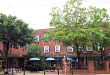 Main picture of 2 S Market St