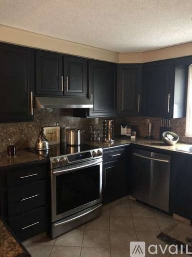 Main picture of 403 W Clinton St