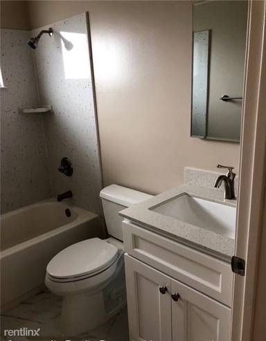 Main picture of 633 Clara St