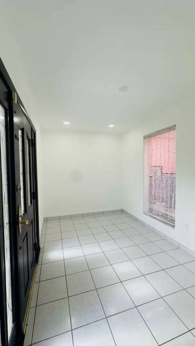 Main picture of 91 SW 80th Ave