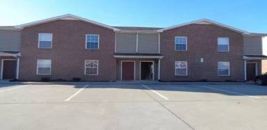 Main picture of 812 Oak Arbor Ct