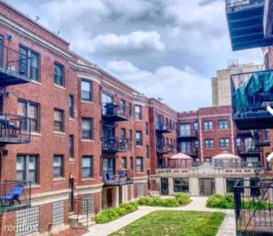 Main picture of 4627 S Drexel Blvd