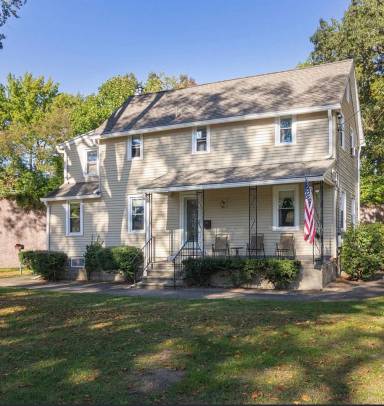 Main picture of 244 Baptiste Ave