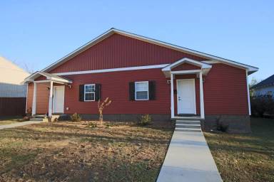 Main picture of 1012 E Boswell St