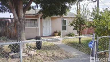 Main picture of 222 W Clover Rd