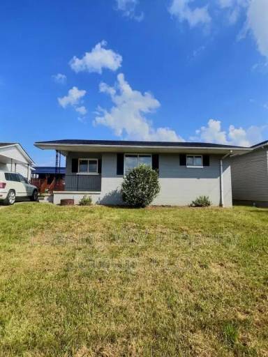 Main picture of 2489 Main St