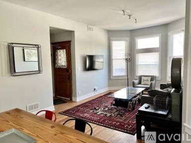 Main picture of 1907 W Addison St