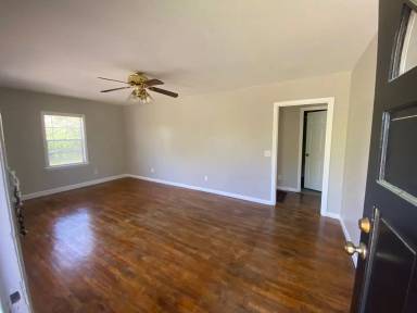 Main picture of 744 Vista Dr