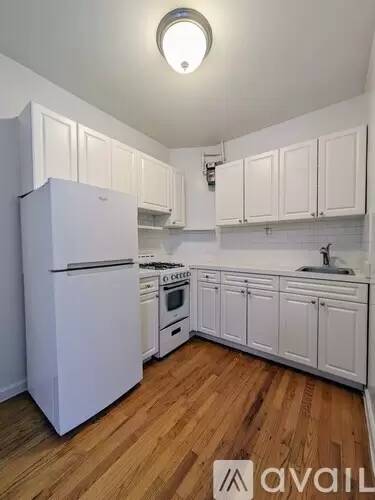 Main picture of 506 E 82nd St