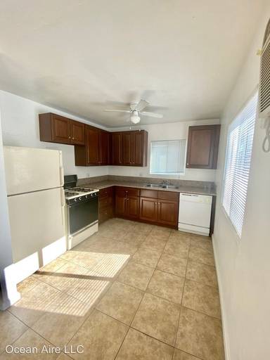 Main picture of 989 Leslie Rd